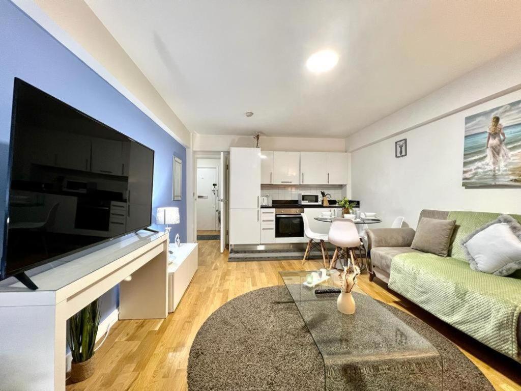 Two Bedroom Edgware Road Londra