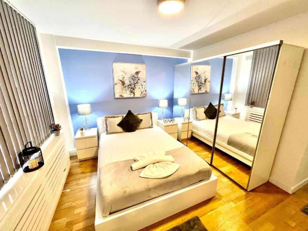 Two Bedroom Edgware Road Apartament *