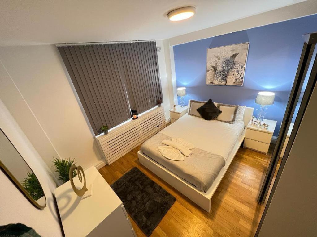 Two Bedroom Edgware Road Apartament *