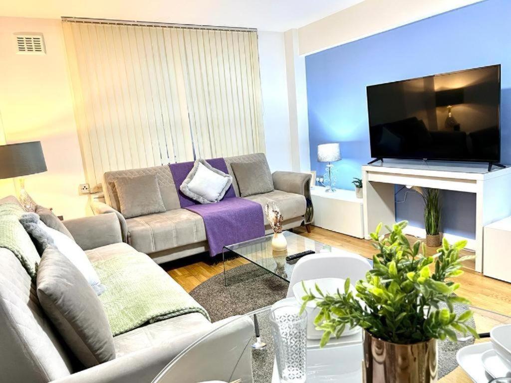 Two Bedroom Edgware Road Londra